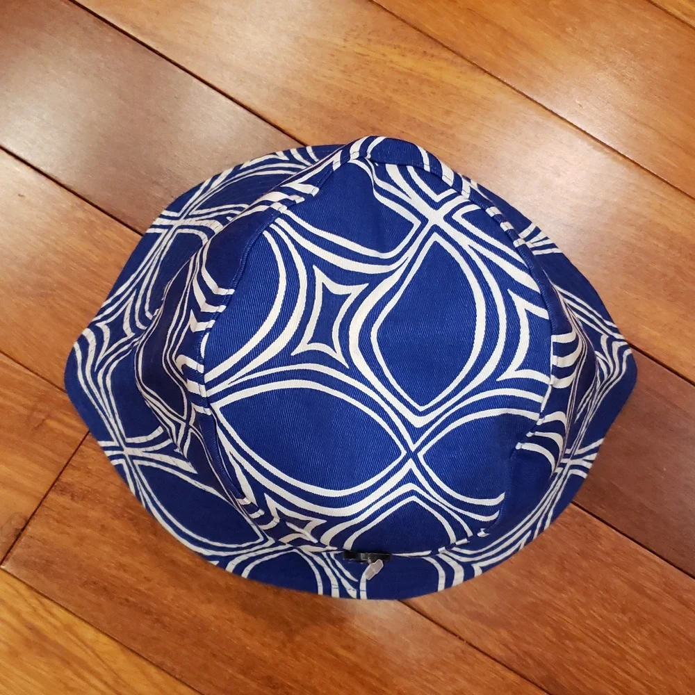 Banana Republic Blue And White women's Fedora Bucket hat.
